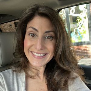 Meet your Posher, Nicole